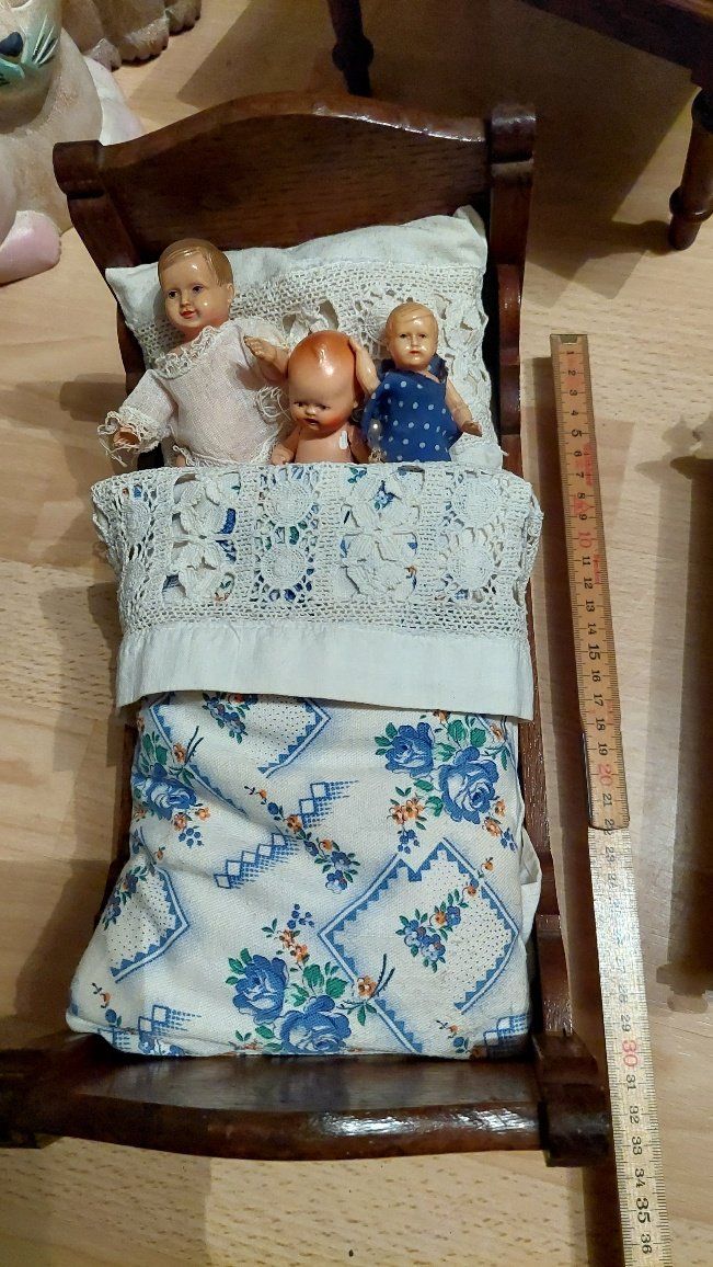 Case e mobili per bambole: Wunderschöne alte Puppenstubenmöbel aus Holz – Usato da Zufikon venduto da brocki5621 5