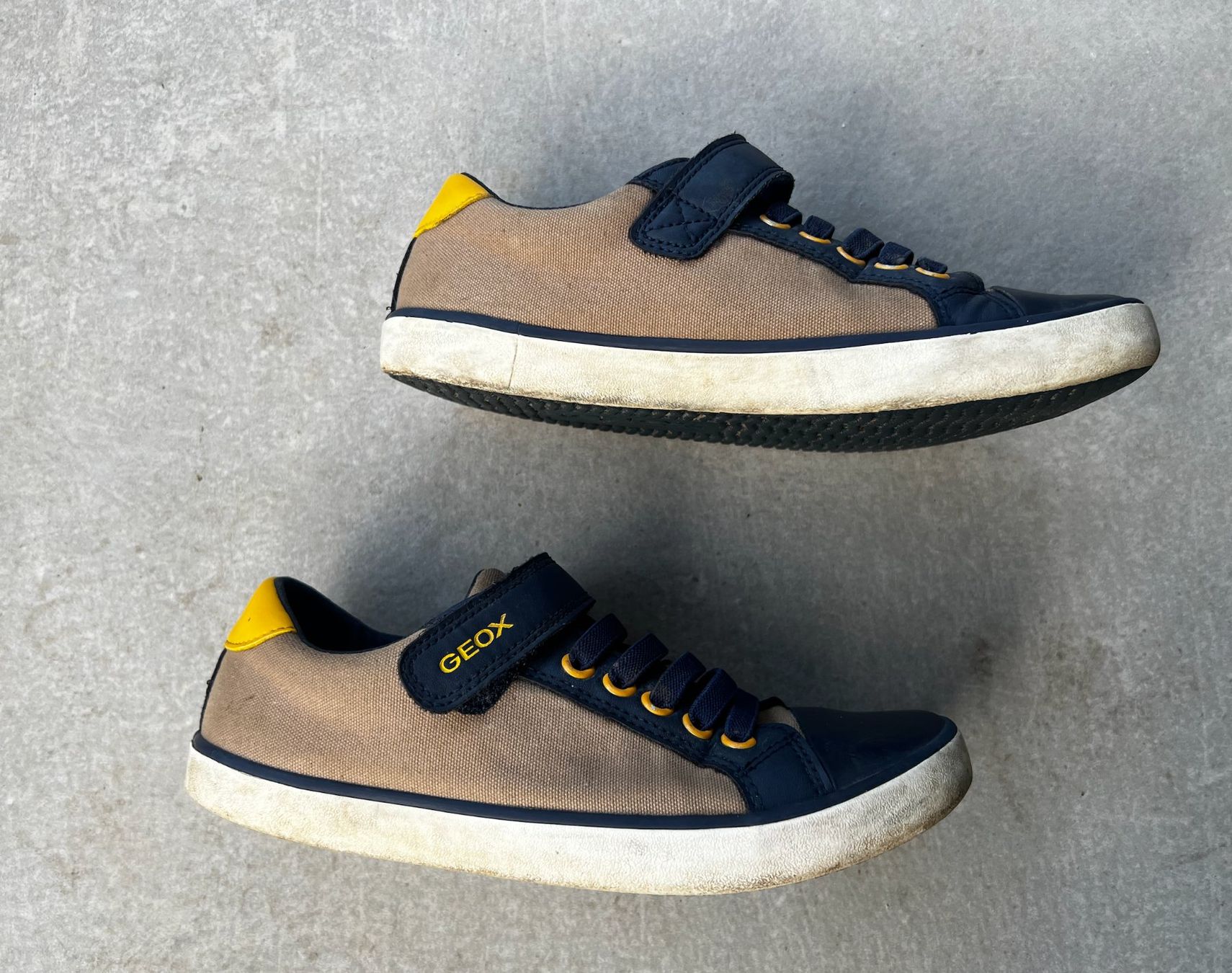 Geox Schuhe für Jungen: Geox GISLI BOY - Sneaker low Gr.35 – Gebraucht aus Zürich von meggimay 2