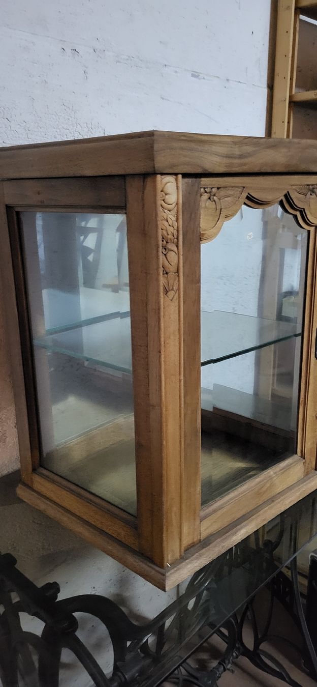 Vitrinen: Wunderschön und einzigartige Vitrine – Gebraucht aus Bellach von Kebjeer 1