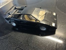 Bburago Lamborghini Countach 1988 – 1:24