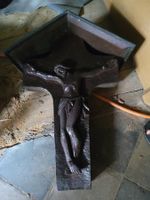 grosses antikes Kreuz, Holz
