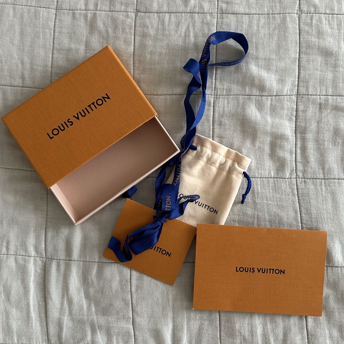 Louis Vuitton Armbänder & -reifen: Louis Vuitton Bloom Armband – Neu (gemäss Beschreibung) aus Zürich von Nomase10. 5