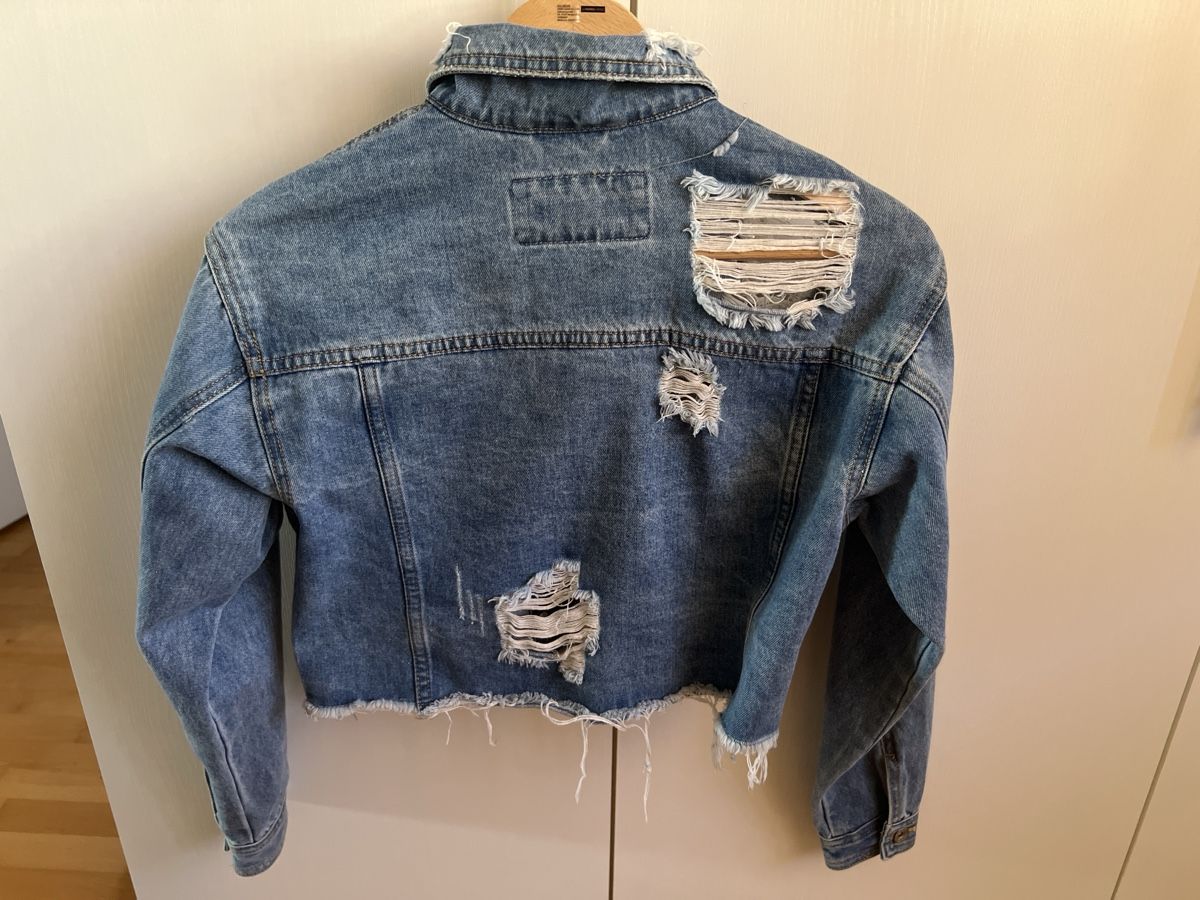 Giacche: Jeansjacke mit Löcher – Usato da Oberengstringen venduto da pri_c8jk 1