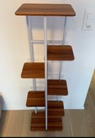 Standregal aus Holz & Metall
