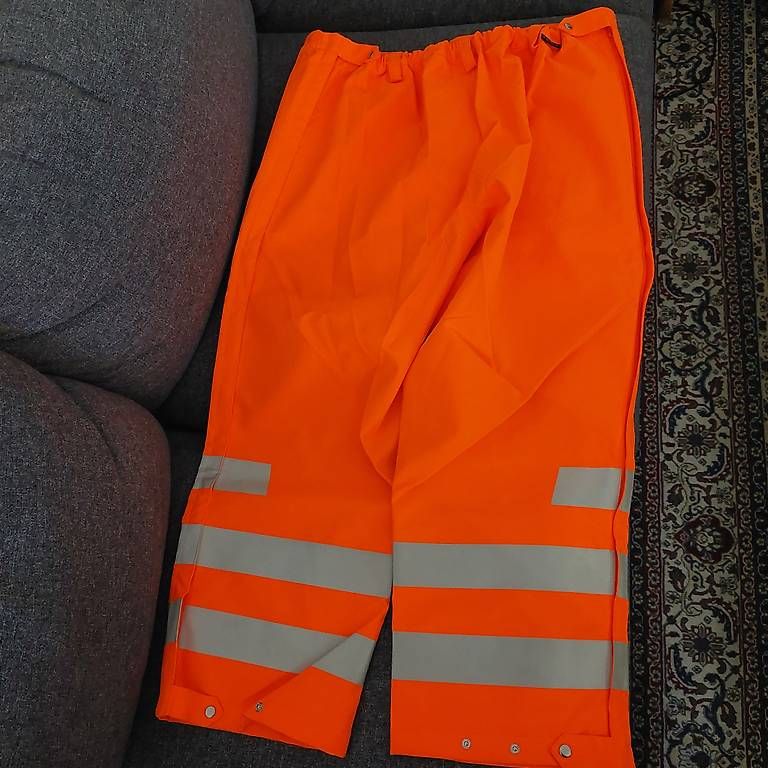 Hosen: Warnschutzhose Gr. 46/70 neu – Gebraucht aus Kollbrunn von bahati 4