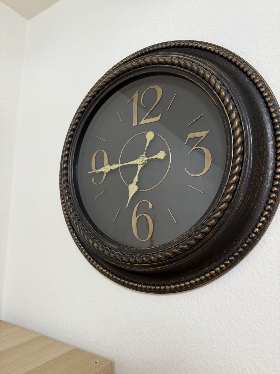 Orologi: Wanduhr – Usato da Oberwil BL venduto da Hariva 1