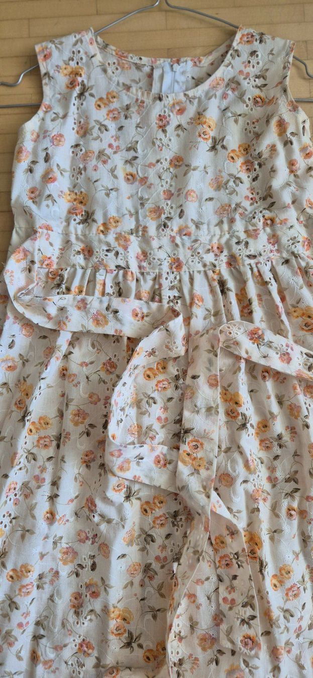 Vestiti & Gonne: Robe pour fille fait main – Usato da Villars-sur-Glane venduto da Verocac 2