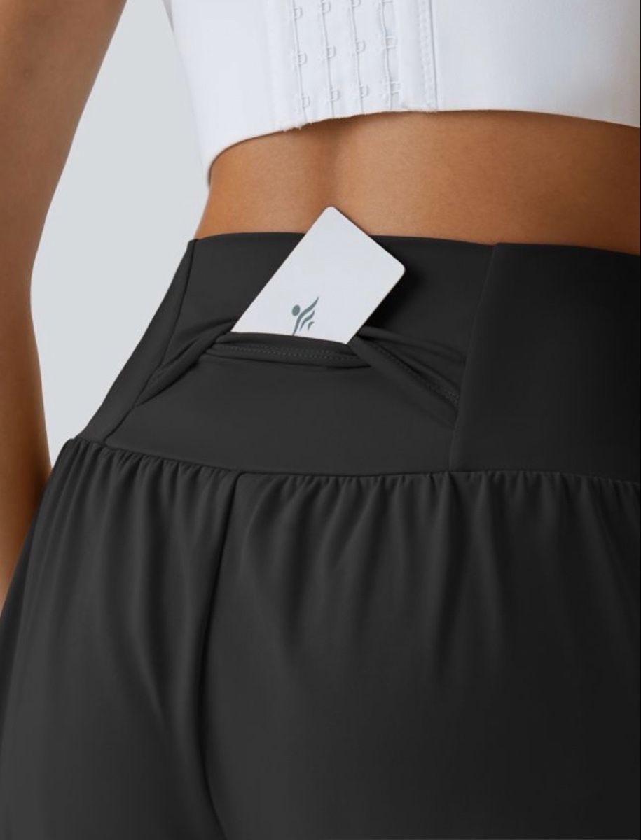 Halara Pantaloni: Fitness-Shorts Halara Gr. S – Nuovo e nell'imballaggio originale da Thun venduto da Dak5 2
