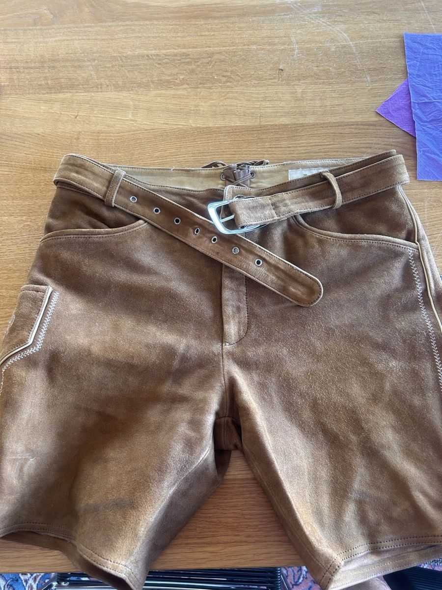 Hosen: Lederhose – Gebraucht aus Port von adriankaech54