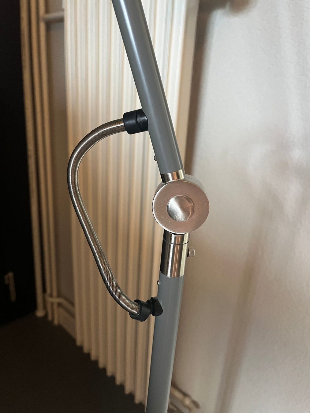 Ikea Lampade: IKEA Aröd floor lamp – Usato da Fribourg venduto da Pauol 3