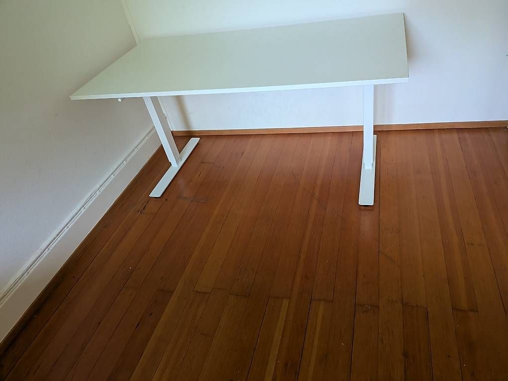 Schreibtische: Desk, height adjustable, like new – Gebraucht aus Zürich von hox_9mzq 4