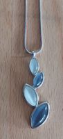 Collier fantaisie avec gouttes de couleurs