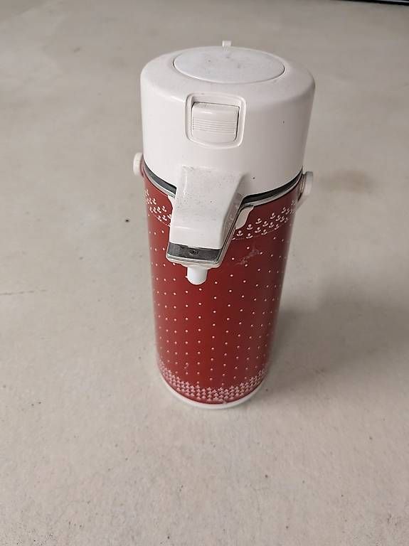 Trinkflaschen & Thermosflaschen: Pump- Thermosflaschen gross/ Kaffetermosflasche – Gebraucht aus Seewen SZ von MatthiasF02