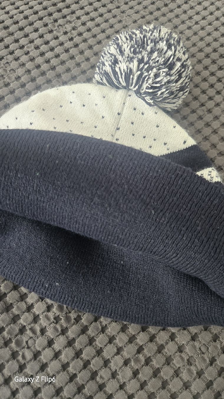 FCZ Altro abbigliamento per bambino: FCZ Kinder- Wintermütze – Usato da Zürich venduto da Deesay 2