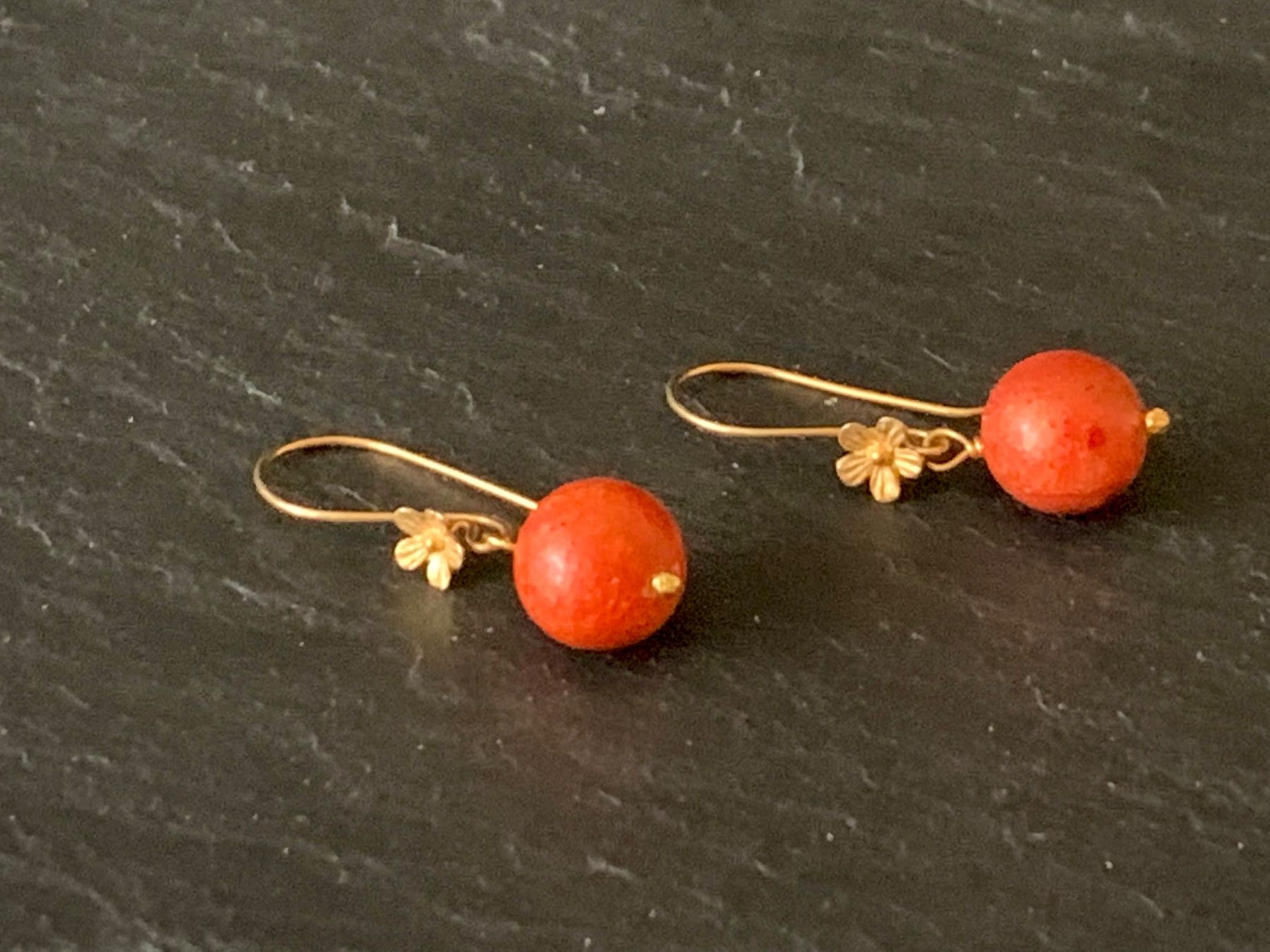 Ohrringe & -stecker: Rote Korallen Ohrringe - Silber Vergoldet – Neu und originalverpackt aus Rüschlikon von ThereseJewelryDesign 5