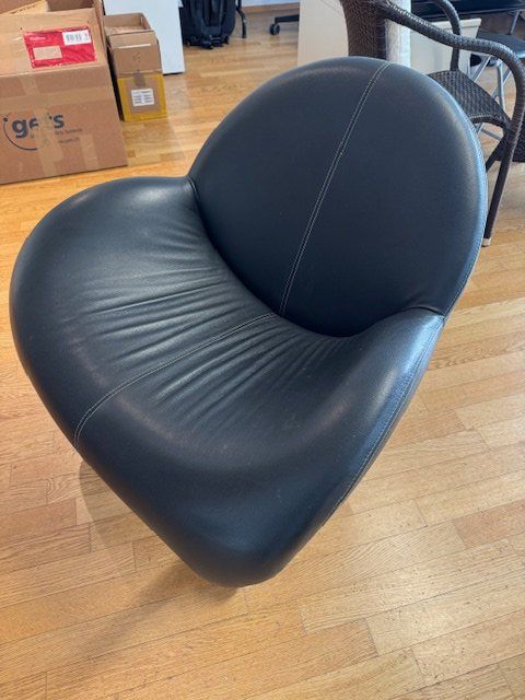 Poltrone: Leder Sessel schwarz, Lounge Sessel – Usato da Dübendorf venduto da Spezlitoni 2