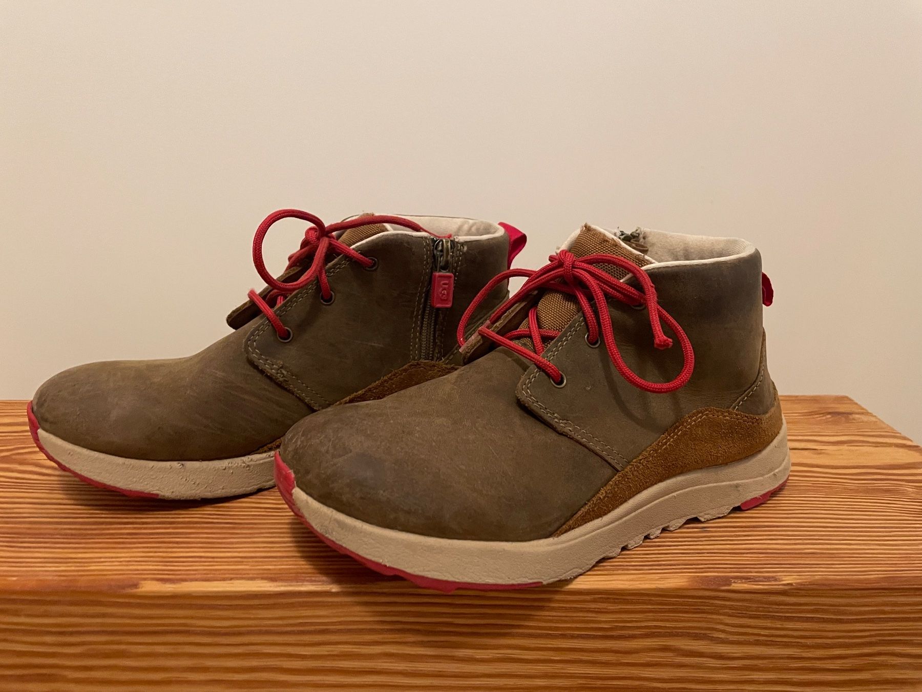 Ugg Schuhe für Jungen: UGG Übergabgsschuh 35 – Gebraucht aus Wabern von up2zero