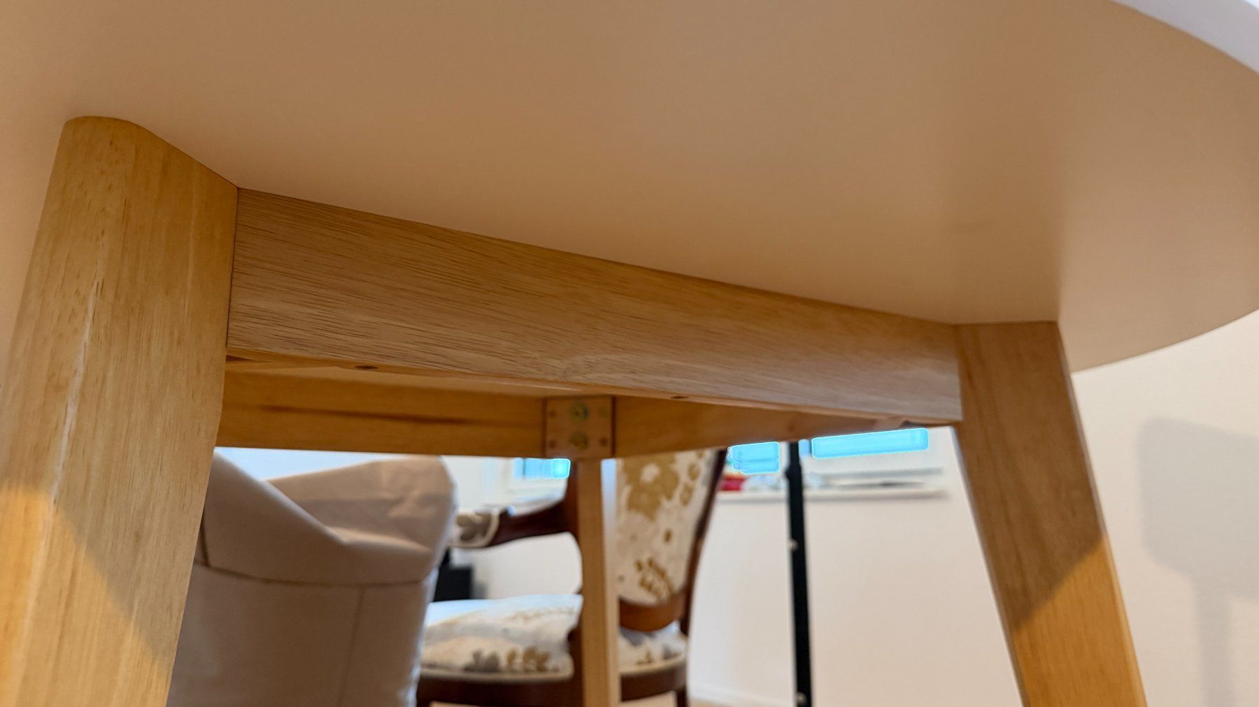 Tavoli: Runder Tisch mit Holzbeinen, Durchmesser 105cm – Usato da Glattpark(Opfikon) venduto da poliveira 4