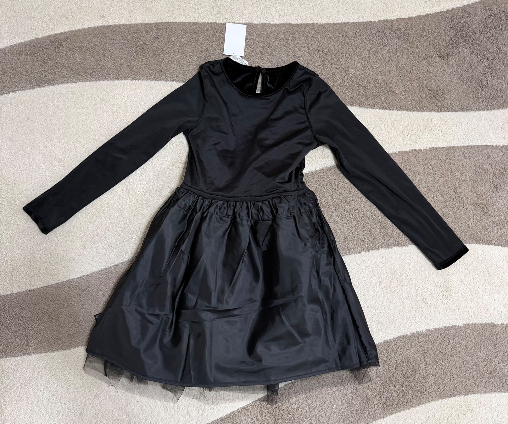 H&M Vestiti & Gonne: SCHWANENKLEID - ROBE CYGNE – Nuovo e nell'imballaggio originale da Zürich venduto da Mina_09 2