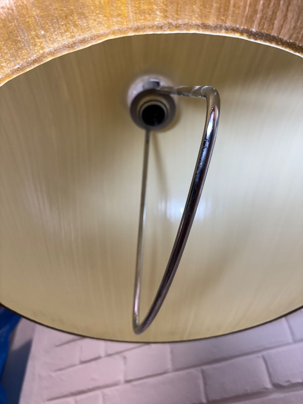 Lampadari & plafoniere: Grosse goldene Kunststoffleuchte 70s Hängeleuchte Design – Usato da Hinwil venduto da DaniBachman 4
