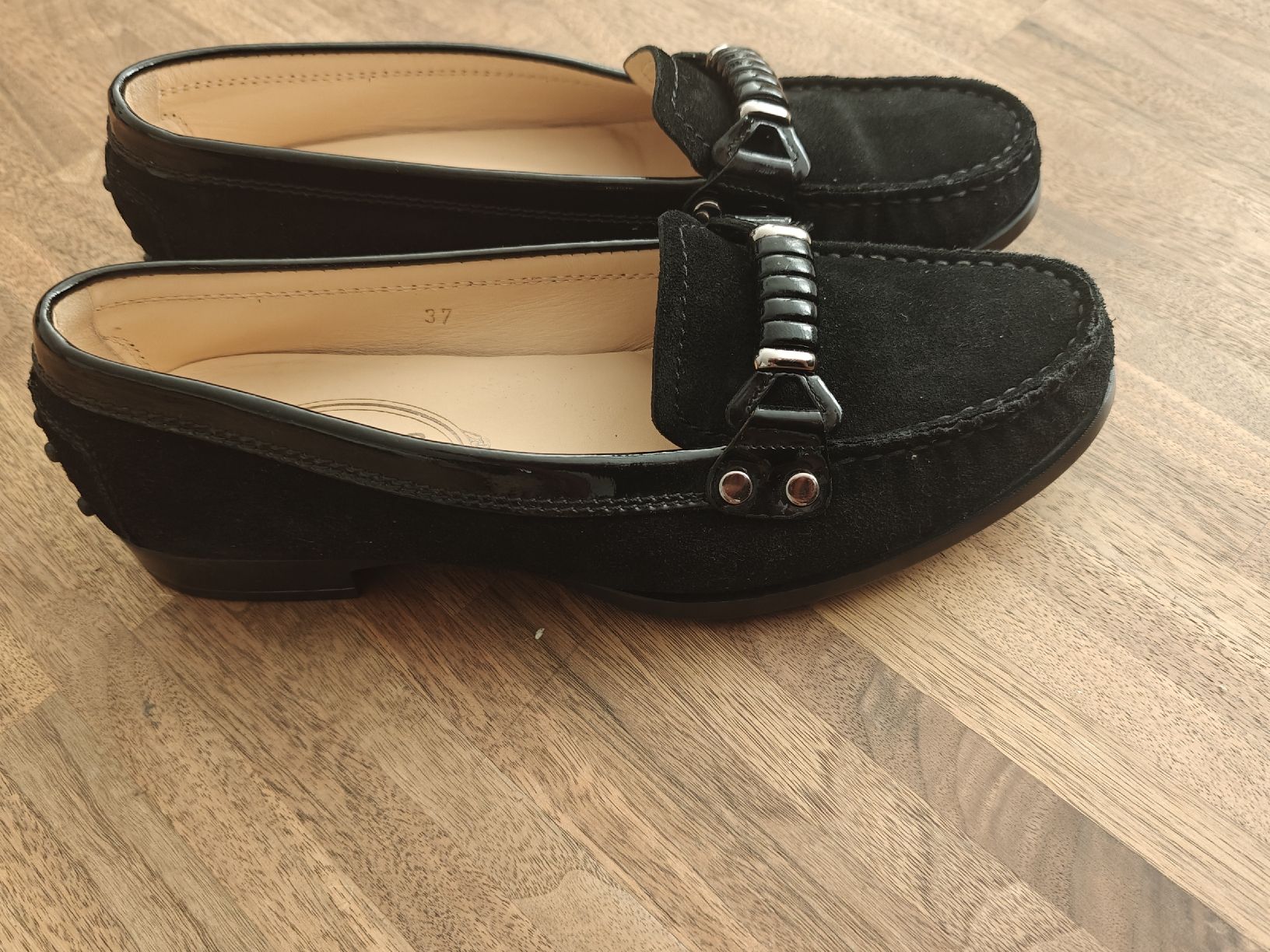 Tod'S Scarpe da donna: Tod's Black Suede Loafers – Usato da Wabern venduto da kat_w92r 1