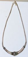 Ancien collier en métal