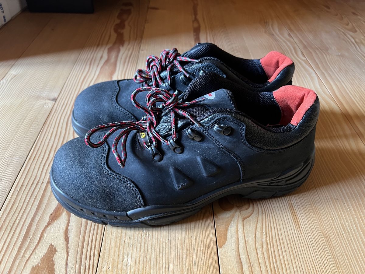 Chaussures hommes: Sicherheits-Arbeitschuh Neu.Gr.44 – Neuf (Voir description) à Reigoldswil par Gora5