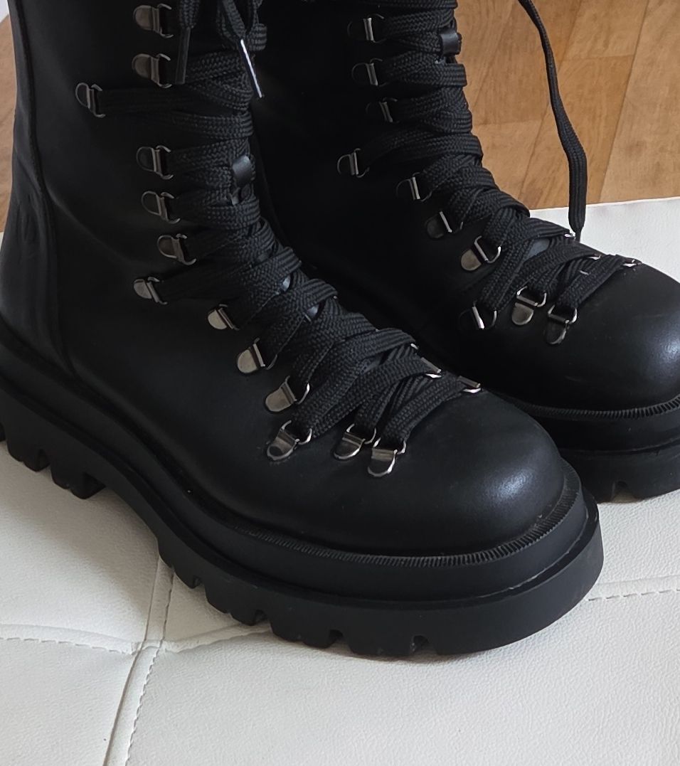 Scarpe da uomo: Bottes  noires, robustes et élégantes - Taille 39 – Nuovo (secondo la descrizione) da Bern venduto da abs76