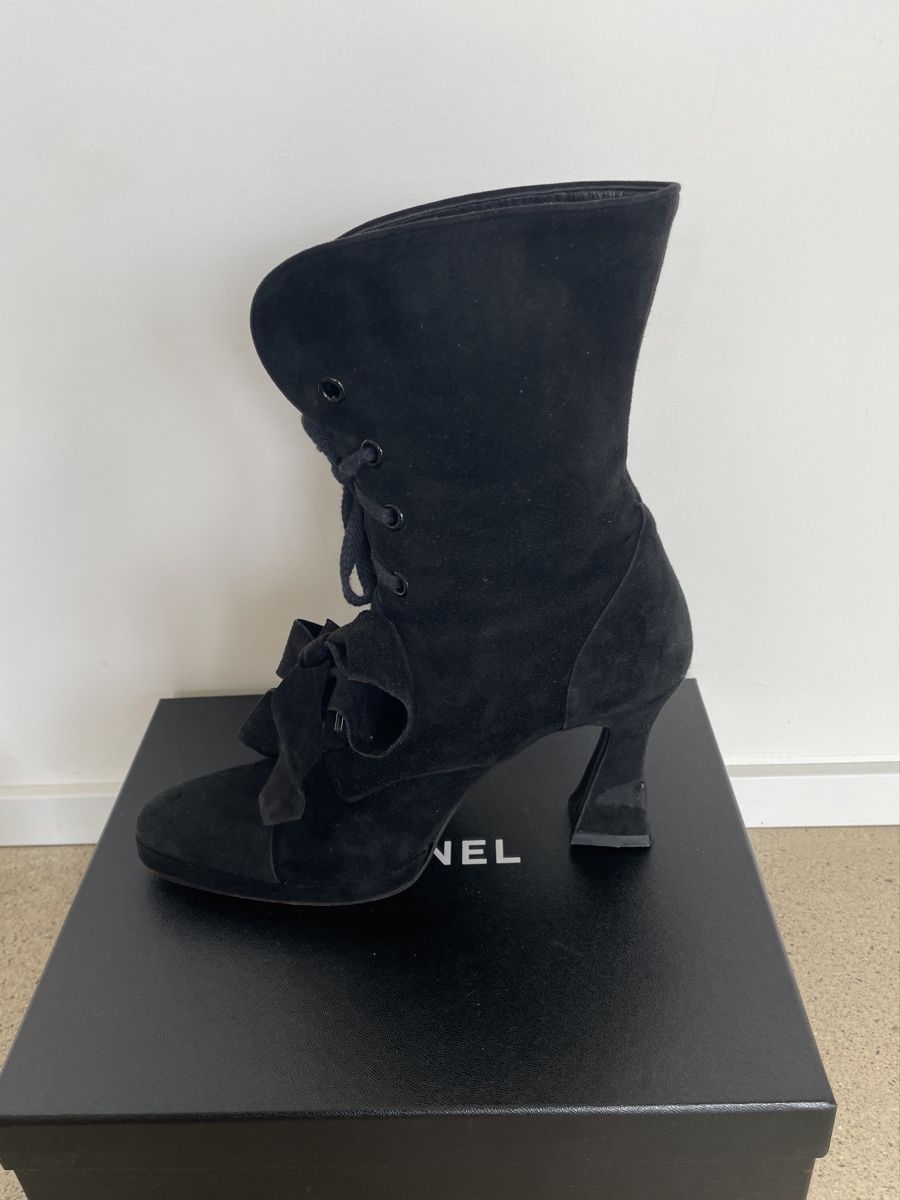 Chanel Damenschuhe: Chanel vintage Runway Boots – Gebraucht aus Stäfa von Nicole093 3