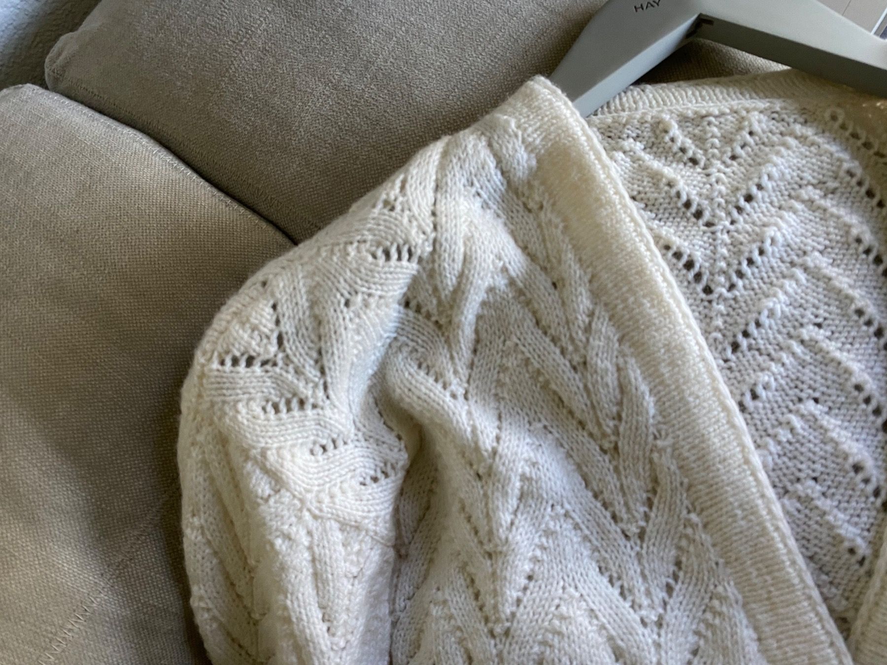 Maglioni & Felpe: Ajourmuster Cardigan, weiss, 42/44 – Usato da Spiegel b. Bern venduto da corn2009 1