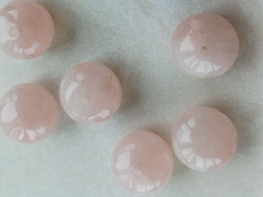 Edelsteine: 6Stk. Rosenquarz Steine mit Loch. – Neu und originalverpackt aus Winistorf von acreativ2