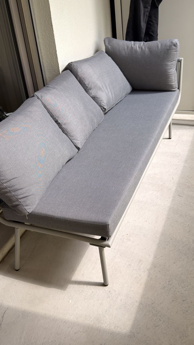Divani: Gartensitzgruppe mit Tisch und 2 Hockern grau – Nuovo (secondo la descrizione) da Zürich venduto da Edelshop 1