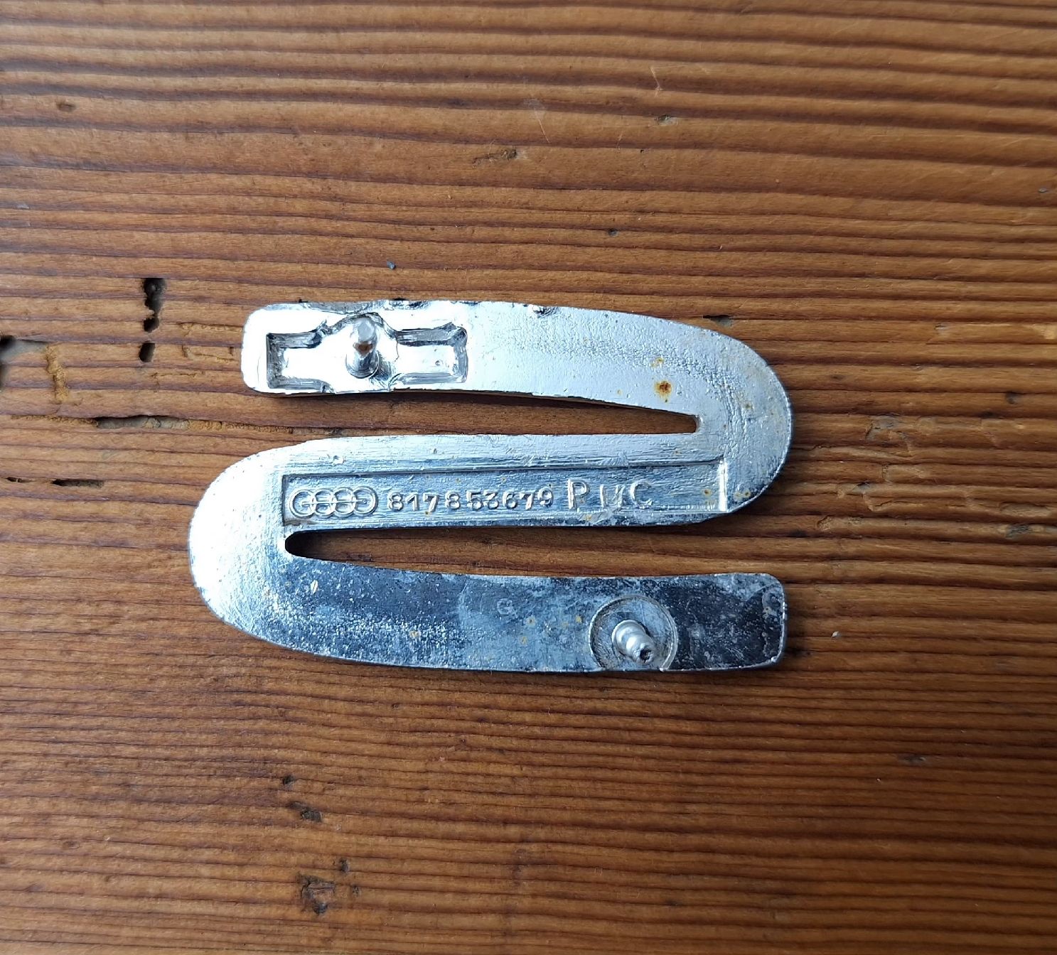 Audi Tutti pezzi di ricambio auto: Audi 80 S Emblem – Usato da Triesen venduto da BLACKSHEEP75 1