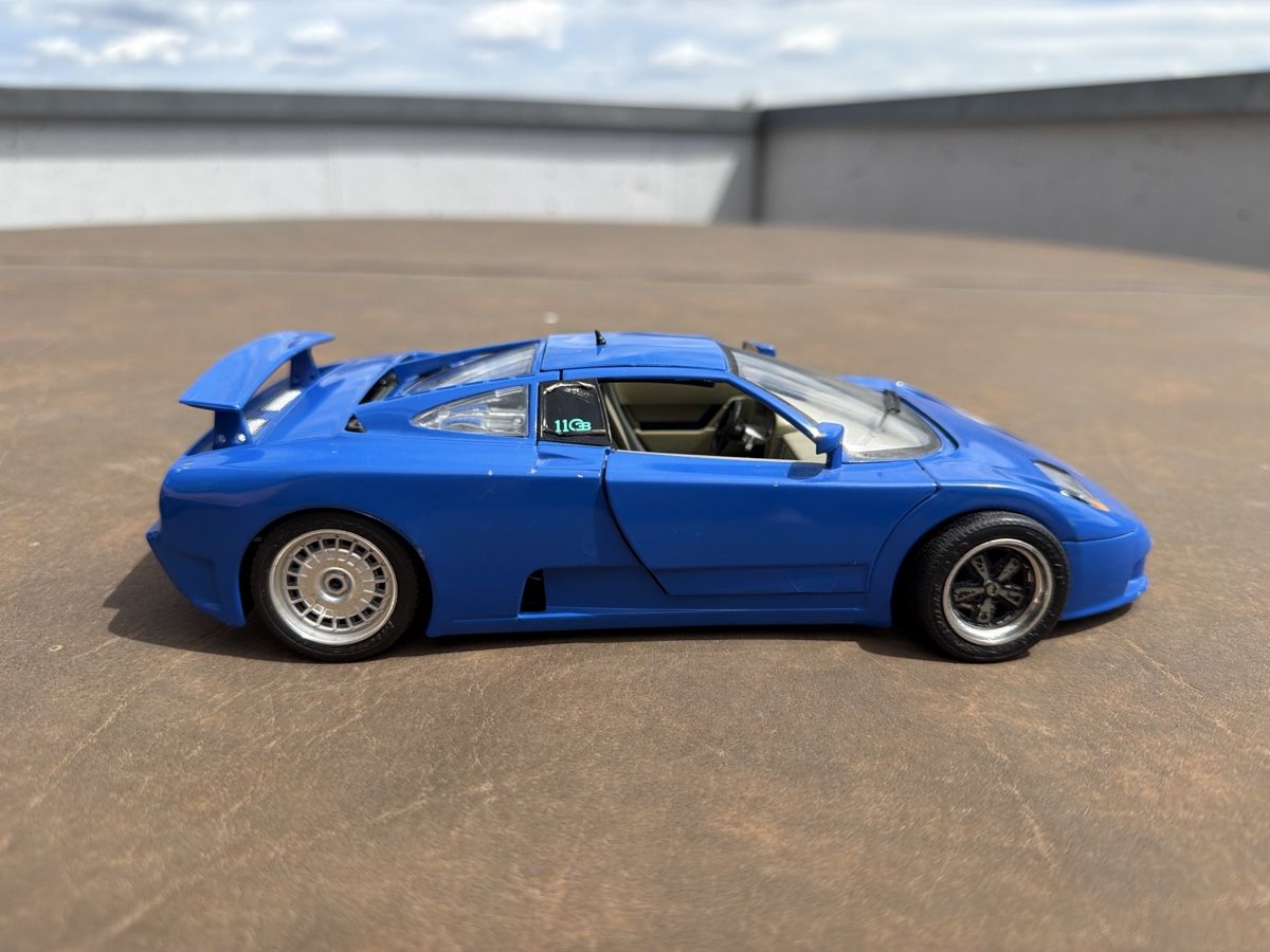 Bburago Modellautos: Bugatti EB 110 - 1/18 - Bburago – Defekt aus Wolfwil von Rolex1 3