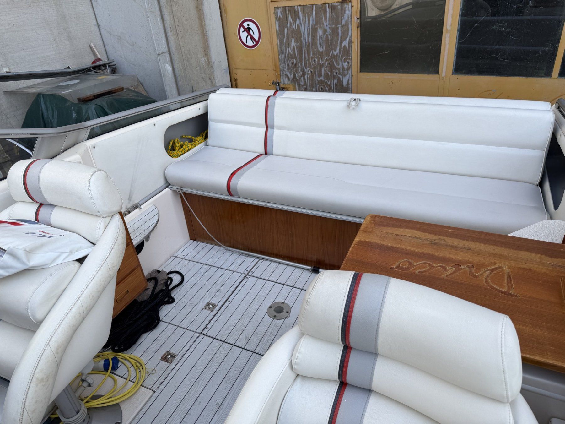 Draco Barche: DRACO 2500 CRYSTAL HAFENPLATZ – Usato da Avenches venduto da BOOTTRANSPORTE 6