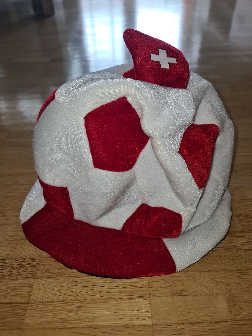 Hüte, Mützen & Caps: Fussball Mütze Schweiz – Neu und originalverpackt aus Würenlos von Schliifbere 1