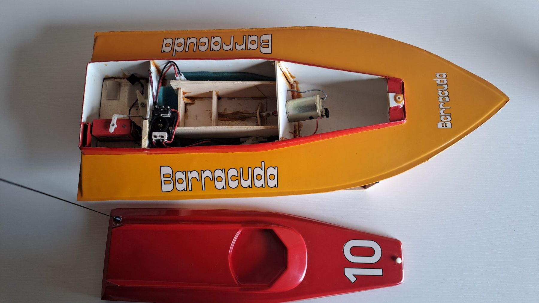 Kits de montage: Vintage Rennboot Barracuda Modellboot Nr.10 – D'occasion à Rickenbach ZH par Insider-Deko 1