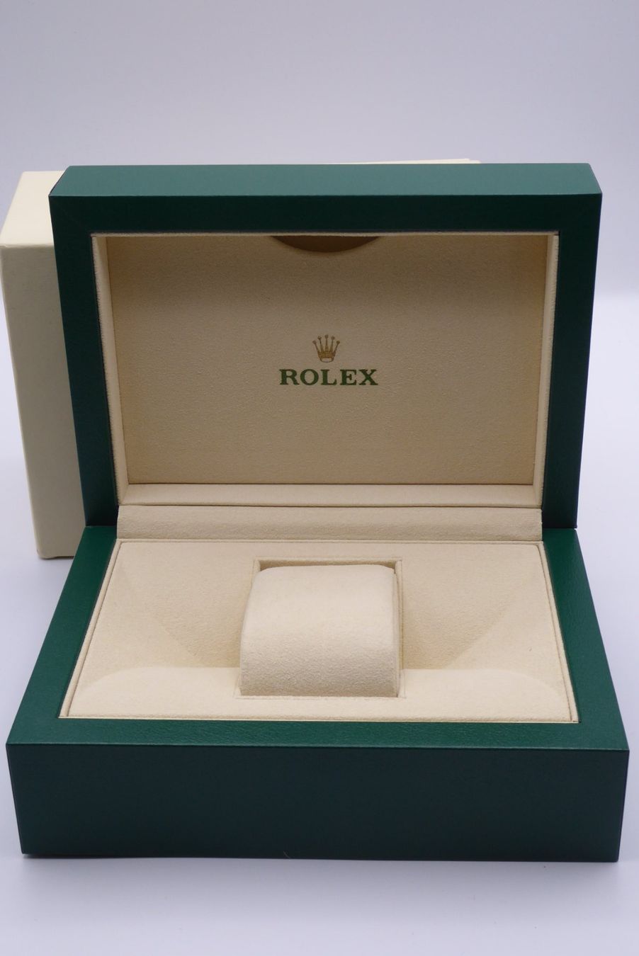 Rolex Boîtes de montres: Rolex Box model 39139.64 - Oyster M – D'occasion à Geneve par adr_xk6n 4