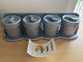 4 Vorratsdosen mit Wandregal, Plastik
