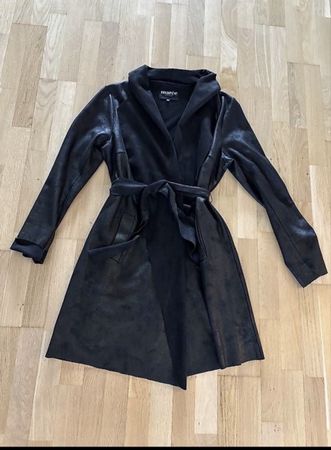 Élégant manteau noir Marée - Parfait pour l’automne