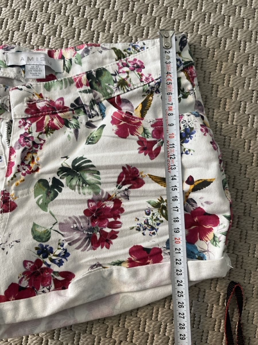 Pantaloni: Shorts, Blumenmuster, XS – Usato da Solothurn venduto da Bobesch08 2