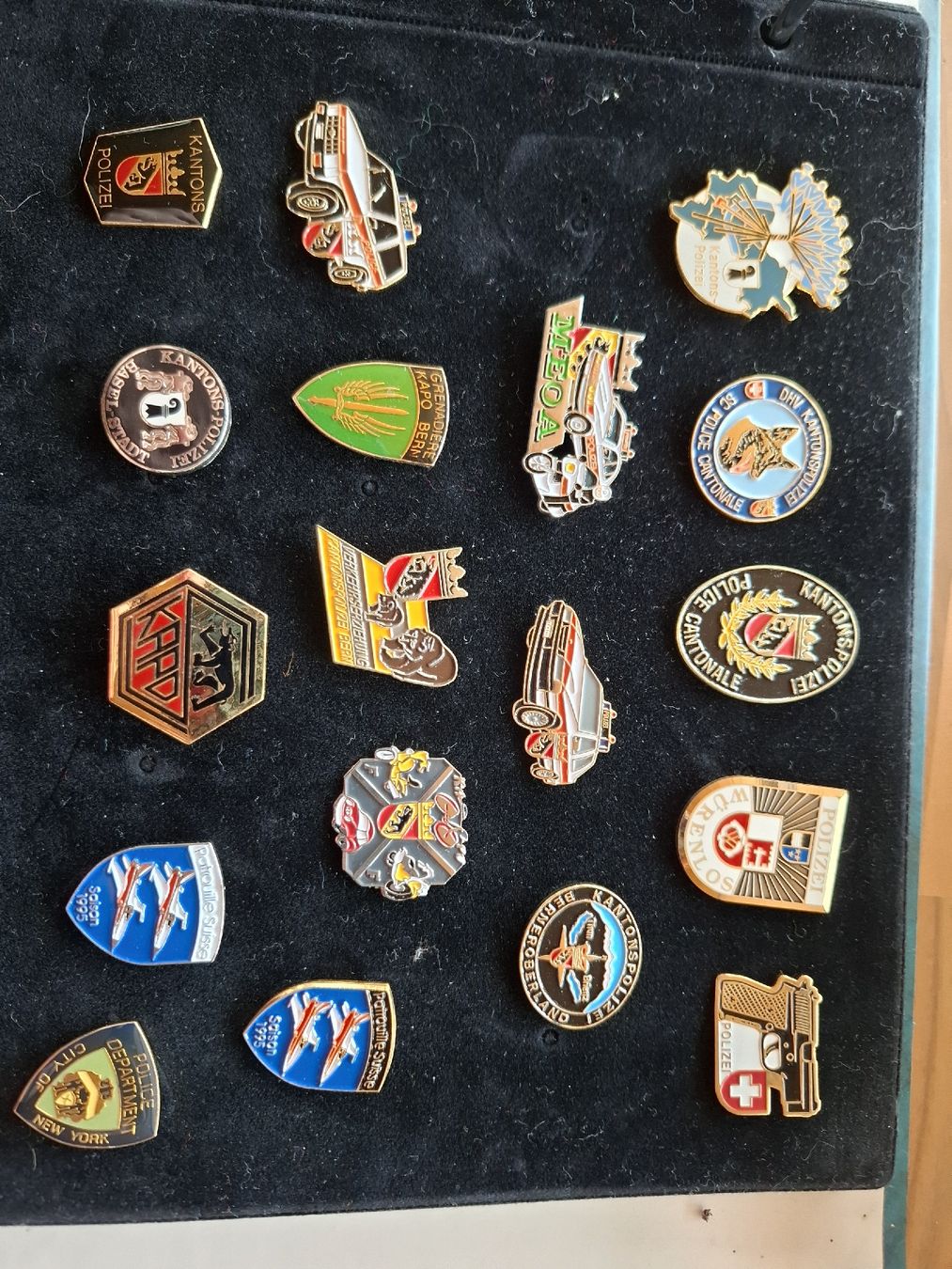 Broches & Aiguilles: Sammler Pins – D'occasion à Stetten AG par Sonne74