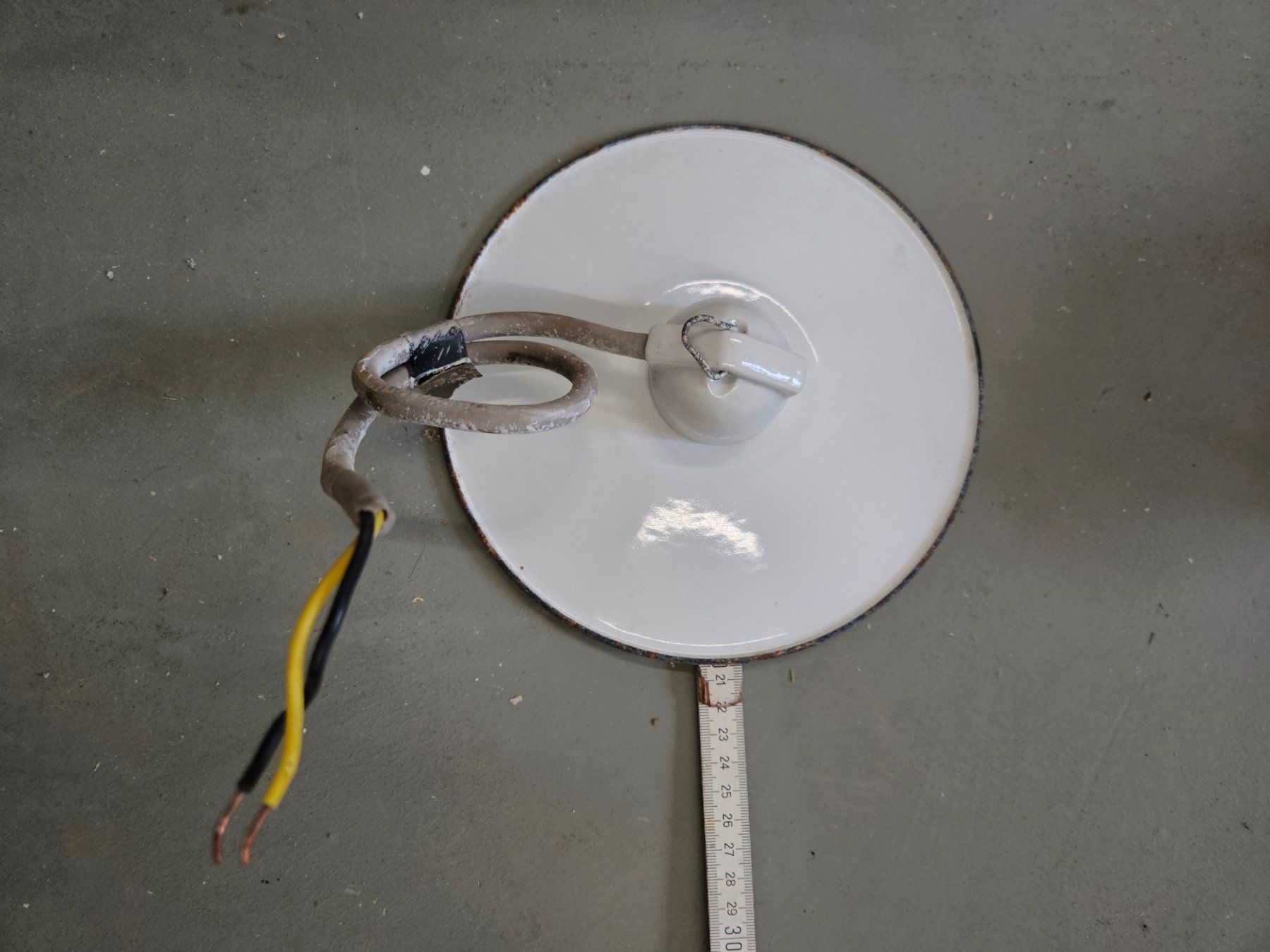 Lampadari & plafoniere: Antike Stall-Lampe Deckenlampe (emailliert) – Usato da Münchwilen AG venduto da pel_y9jx 1