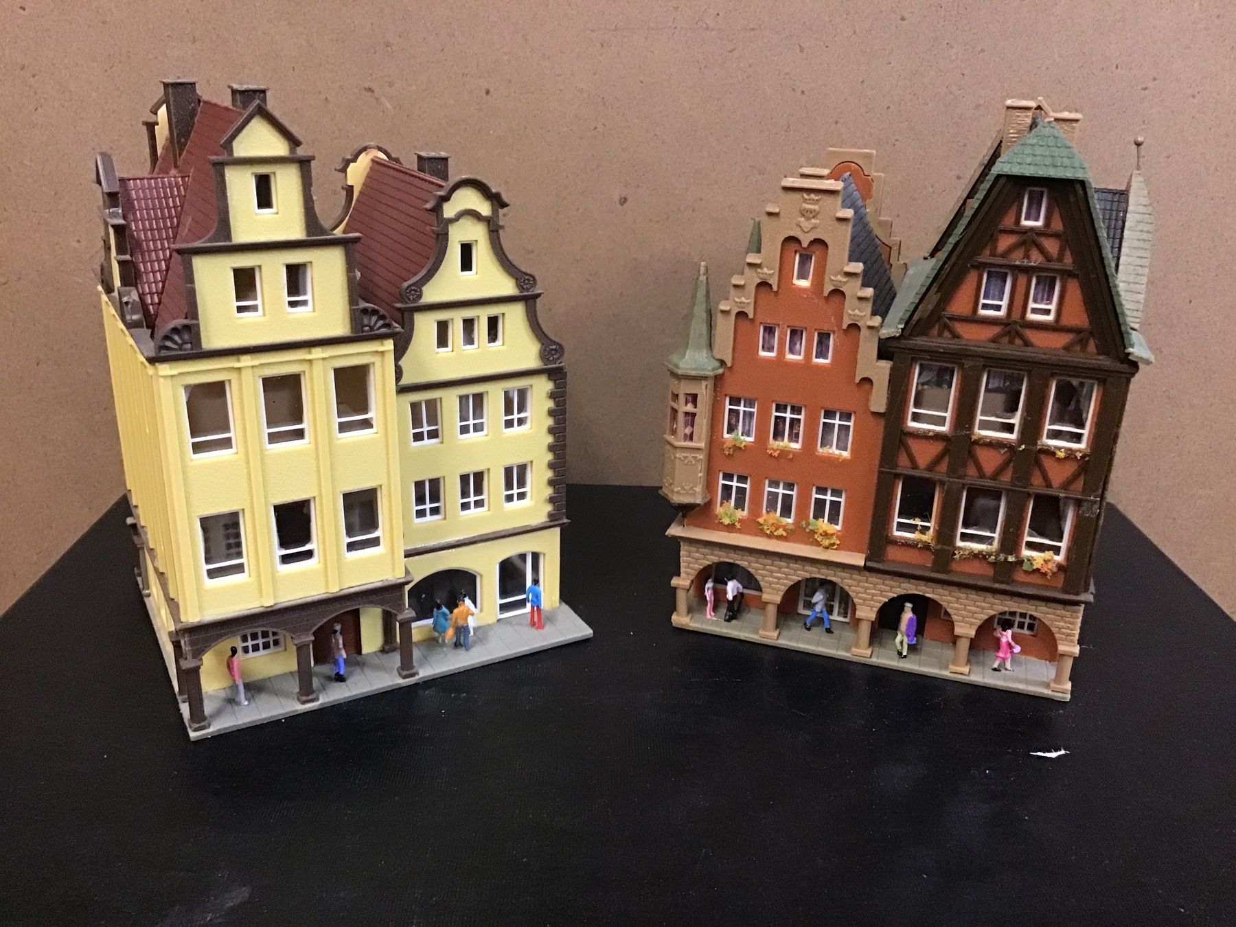 Modelleisenbahnen: Spur N Stadthäuser – Gebraucht aus Männedorf von Modell-Spezialisten 1
