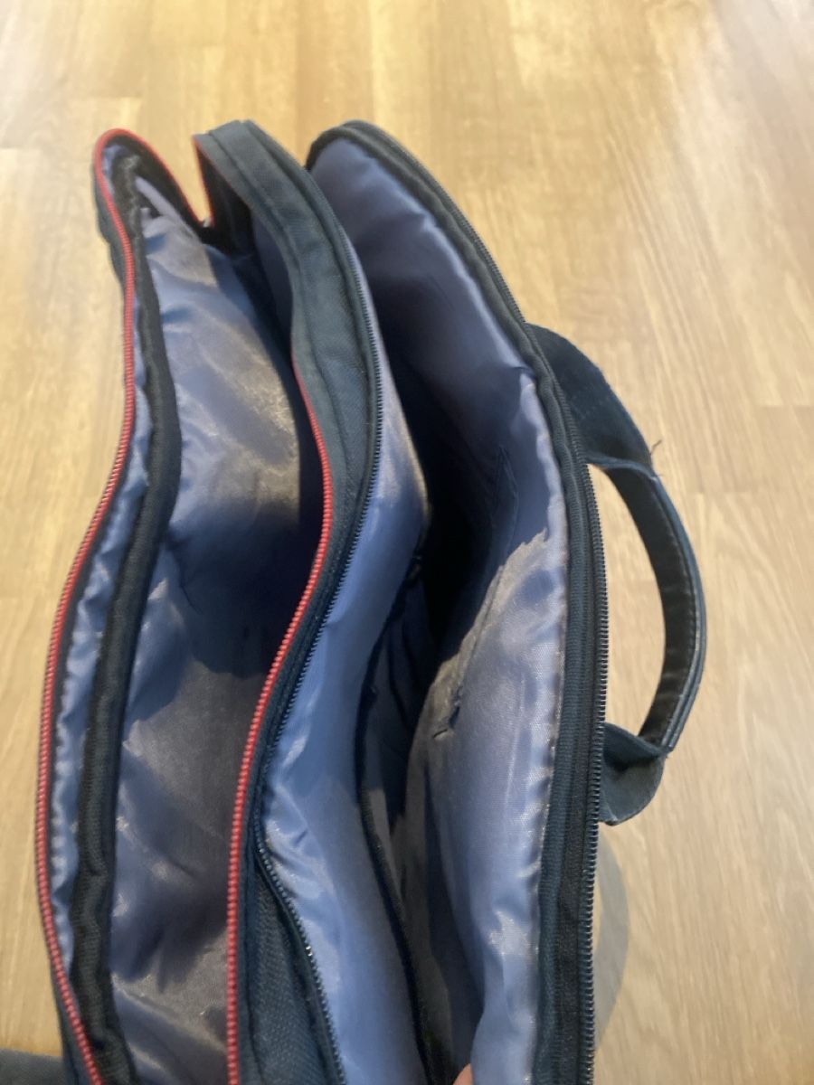 Taschen: ThinkPad Laptop Bag - Used, but in great condition – Gebraucht aus Zürich von ana_m6d2 2