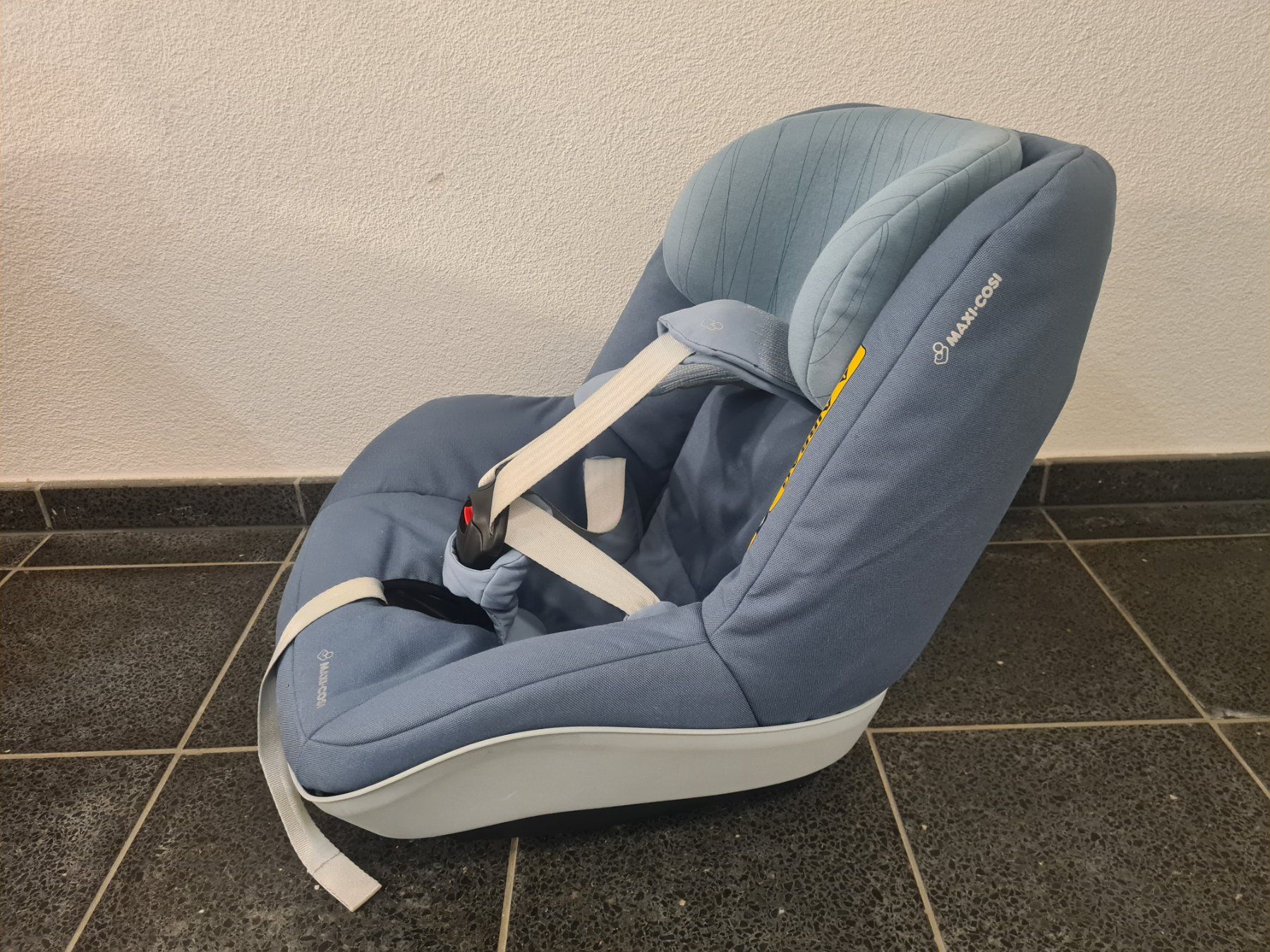 Maxi-Cosi Seggiolini per auto: Maxi-Cosi 2wayPearl Kindersitz – Usato da Zumikon venduto da daryona 1