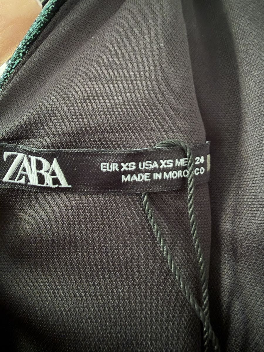 Zara Robes: Abito Zara verde foresta  – Neuf avec emballage d'origine à Muzzano par nat_x9hf 2