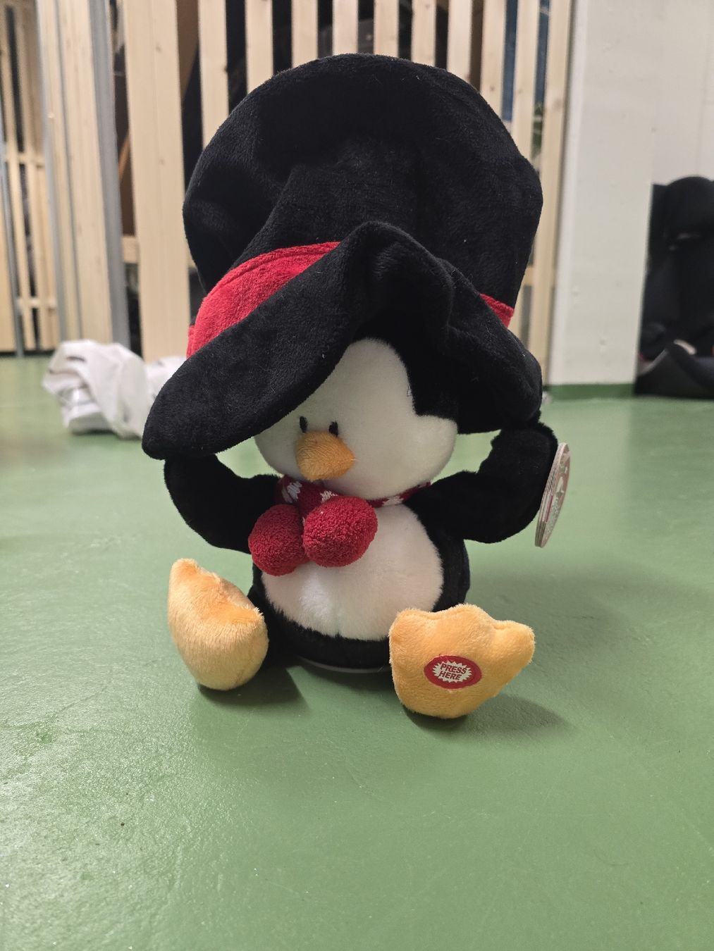 Figuren: Weihnachtspinguin, Batteriebetrieben – Gebraucht aus Muttenz von kar_rp9p