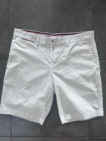 Tommy Hilfiger Shorts in weiss, Grösse 33 neuwertig
