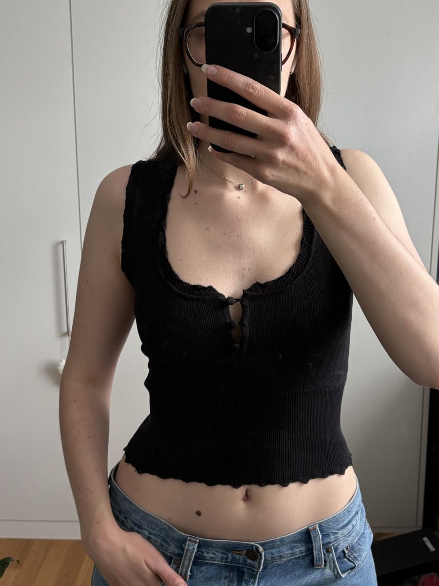 Zara Tops: schwarzes Top – Gebraucht aus Unterägeri von jmo_m9n6